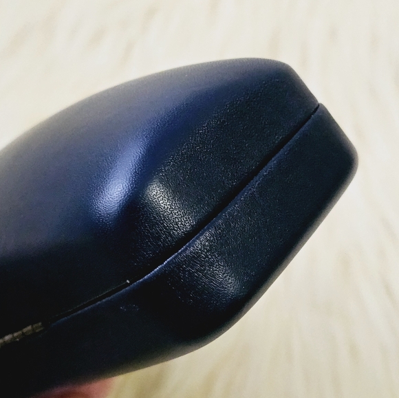 ❣️Lacoste Sunglasses Case❣️ - Picture 5 of 7